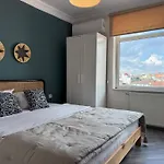 Stunning 3br 3bathroom 3ac Near Metro D6 *
