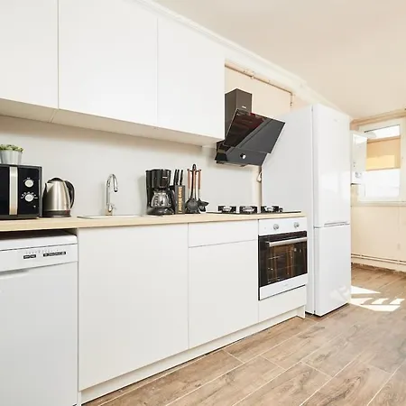 Stunning 3br 3bathroom 3ac Near Metro D6