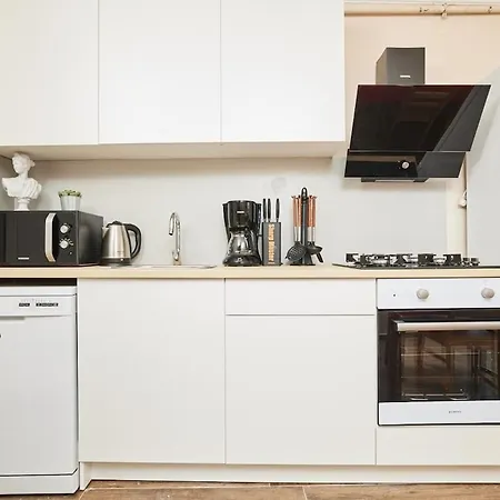 Stunning 3br 3bathroom 3ac Near Metro D6 *