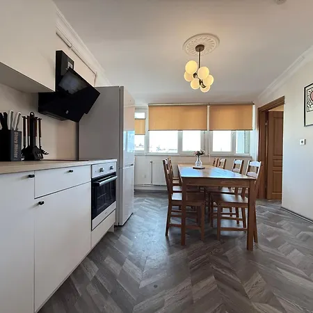 Stunning 3br 3bathroom 3ac Near Metro D6
